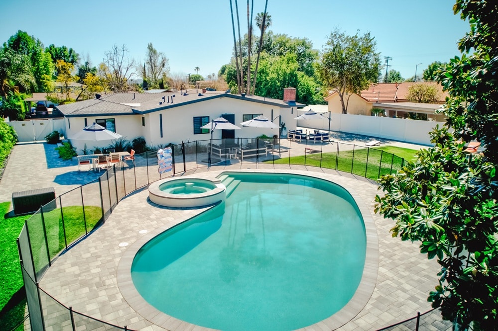 Deluxe Treatment Center